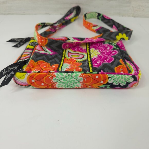 VERA BRADLEY MULTICOLOR FLORAL SMALL RECTANGLE CROSSBODY BAG LIGHTWEIGHT *EUC*.. - Picture 12 of 16